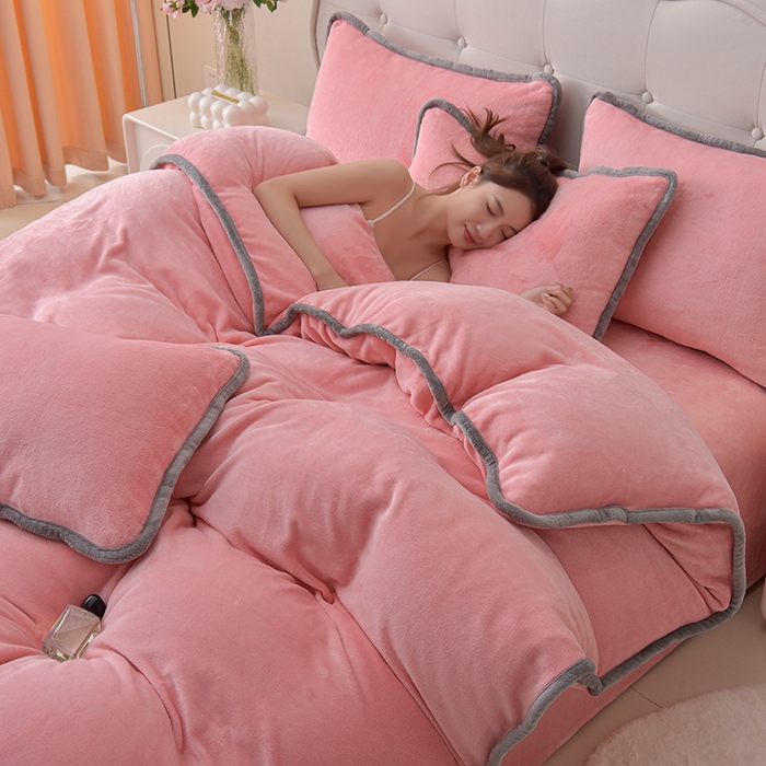 91家纺网 家纺一手货源 找家纺 云恋家纺 加厚牛奶绒四件套简约双面加绒被套罩床单双人家用冬季法兰绒--简约款 简约-粉色