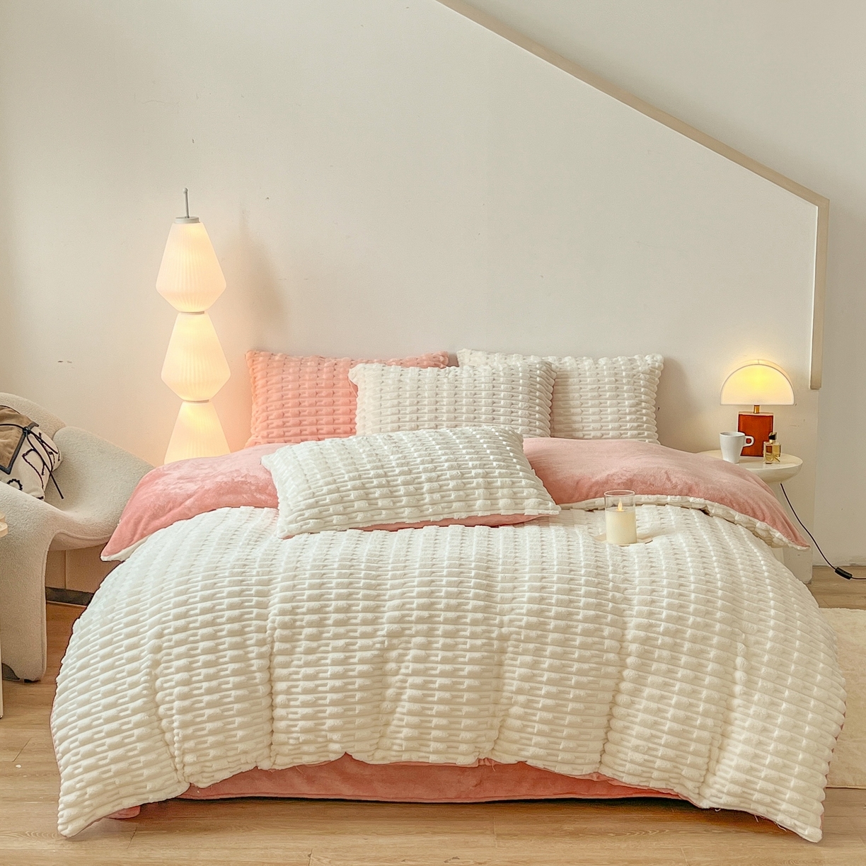 91家纺网 家纺一手货源 找家纺 （总）爱彼家纺 2025新款糖果色兔兔绒套件秋冬加厚牛奶绒四件套-场景二