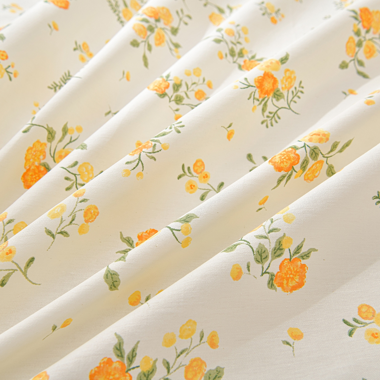 91家纺网 家纺一手货源 找家纺 绘萱家居 2025新款100%全棉床裙款斜纹印花四件套 初春