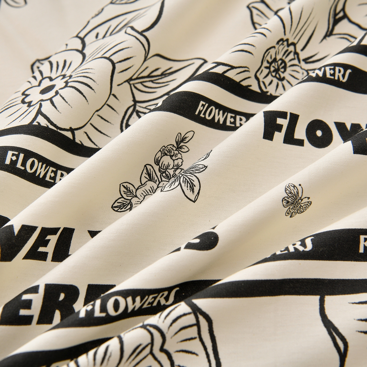 91家纺网 家纺一手货源 找家纺 绘萱家居 2025新款100%全棉床裙款斜纹印花四件套 赫本之风