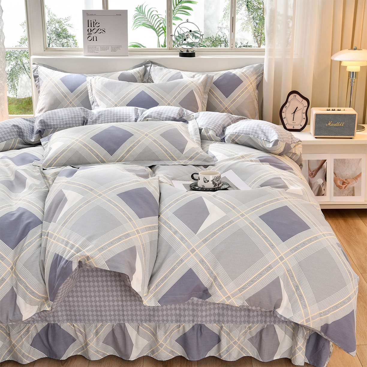 91家纺网 家纺一手货源 找家纺 绘萱家居 2025新款100%全棉床裙款斜纹印花四件套 简伯格