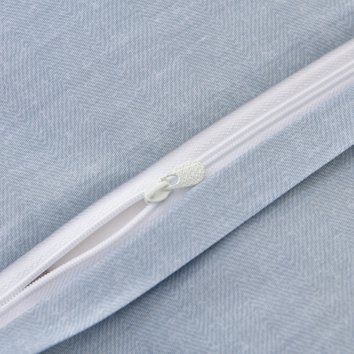 91家纺网 家纺一手货源 找家纺 绘萱家居 2025新款100%全棉床裙款斜纹印花四件套 青春格调