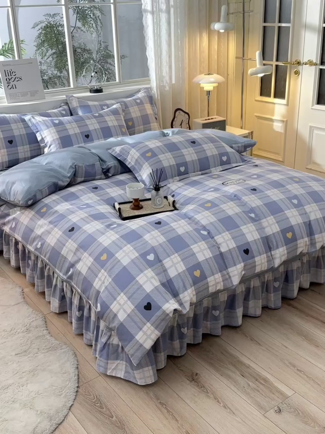 91家纺网 家纺一手货源 找家纺 绘萱家居 2025新款100%全棉床裙款斜纹印花四件套 青春格调