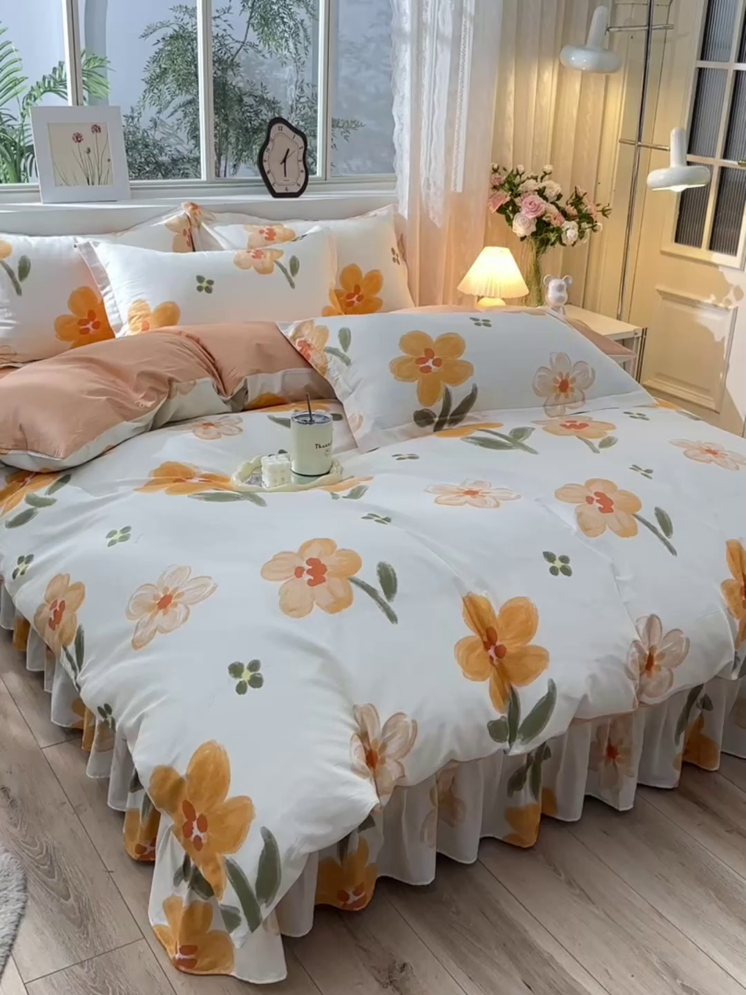 91家纺网 家纺一手货源 找家纺 绘萱家居 2025新款100%全棉床裙款斜纹印花四件套 情意绵绵