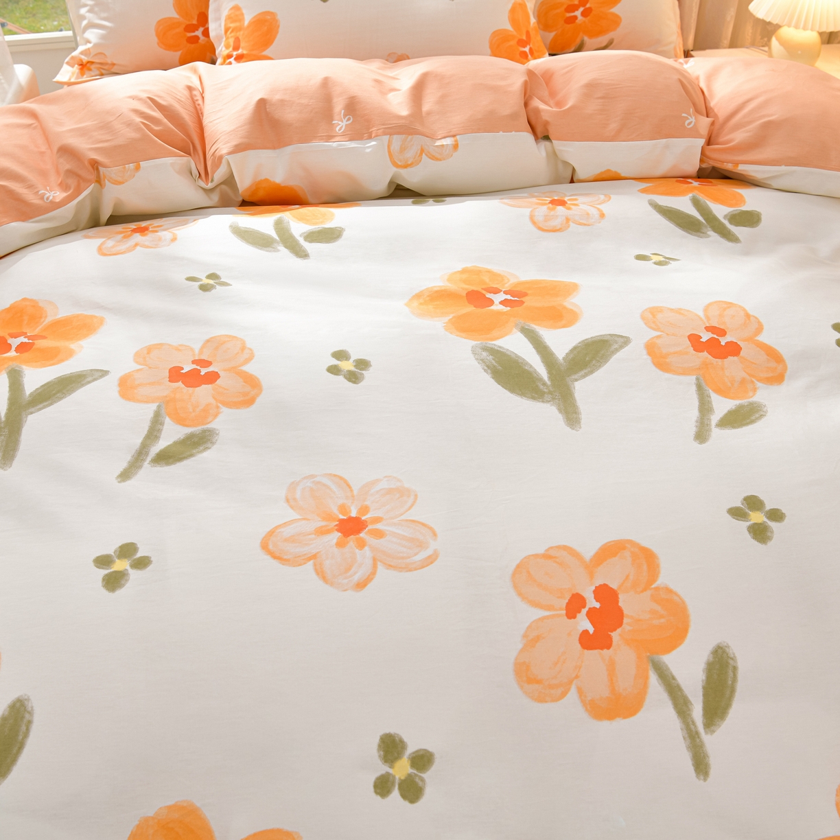 91家纺网 家纺一手货源 找家纺 绘萱家居 2025新款100%全棉床裙款斜纹印花四件套 情意绵绵