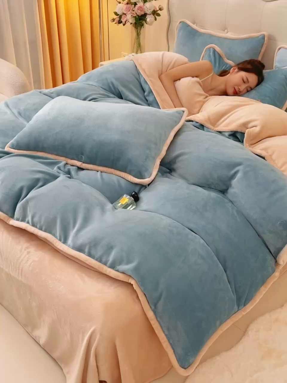 91家纺网 家纺一手货源 找家纺 云恋家纺 加厚牛奶绒四件套简约双面加绒被套罩床单双人家用冬季法兰绒--简约款 简约-蓝拼金