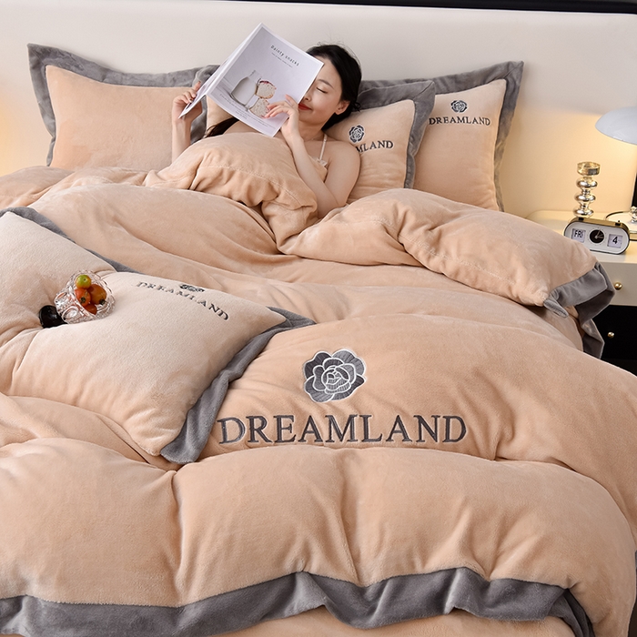 91家纺网 家纺一手货源 找家纺 （总）云恋家纺 2025新款加厚刺绣牛奶绒四件套--梦想款