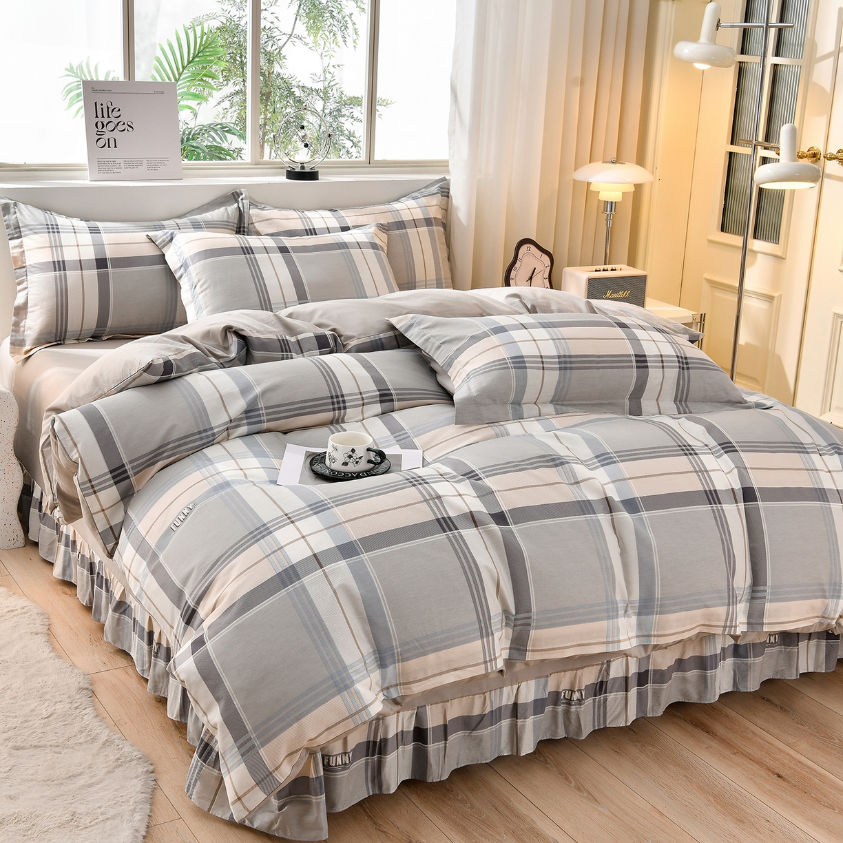 91家纺网 家纺一手货源 找家纺 绘萱家居 2025新款100%全棉床裙款斜纹印花四件套 格律