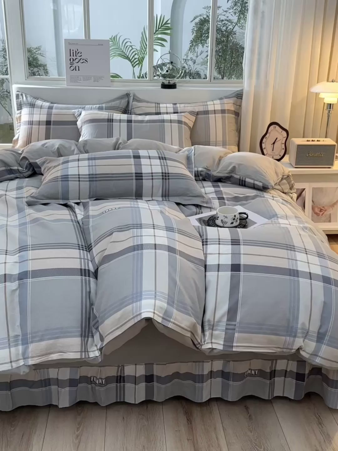 91家纺网 家纺一手货源 找家纺 绘萱家居 2025新款100%全棉床裙款斜纹印花四件套 格律