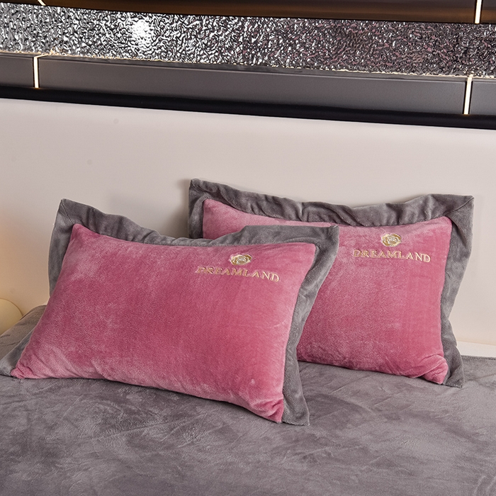 91家纺网 家纺一手货源 找家纺 云恋家纺 2025新款加厚刺绣牛奶绒四件套--梦想款 梦想-豆沙灰