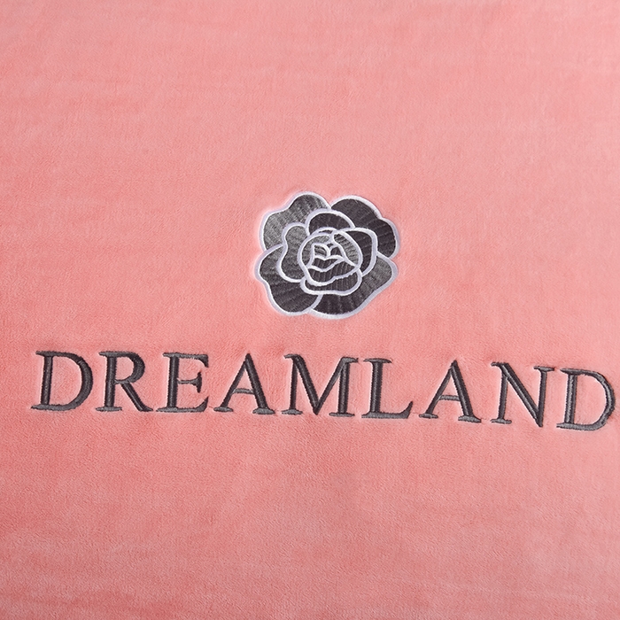 91家纺网 家纺一手货源 找家纺 云恋家纺 2025新款加厚刺绣牛奶绒四件套--梦想款 梦想-粉拼米