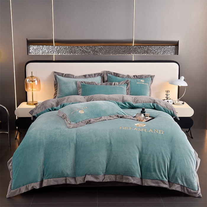 91家纺网 家纺一手货源 找家纺 云恋家纺 2025新款加厚刺绣牛奶绒四件套--梦想款 梦想-蓝拼灰