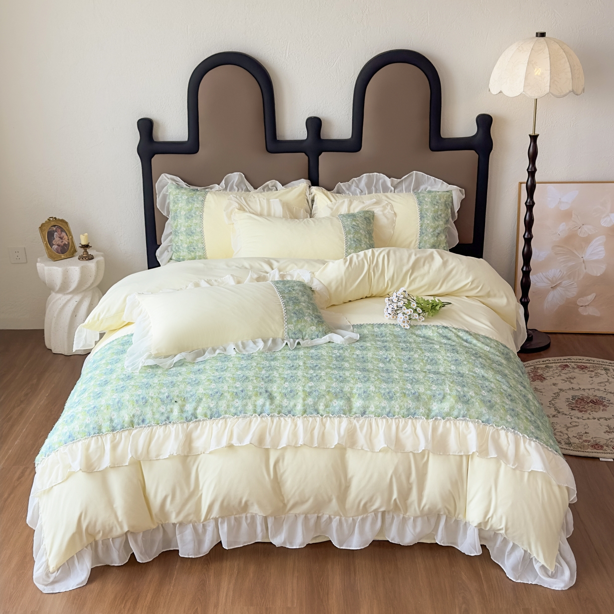 91家纺网 家纺一手货源 找家纺 鼎丰家纺 2025新款法式高定雪纺花边四件套（提供买家秀） 绿野雏语-米色