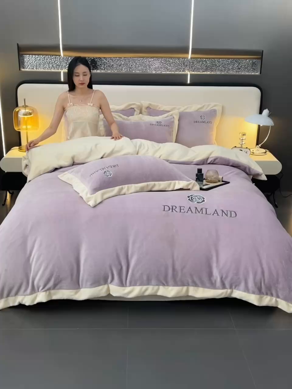 91家纺网 家纺一手货源 找家纺 云恋家纺 2025新款加厚刺绣牛奶绒四件套--梦想款 梦想-紫拼米