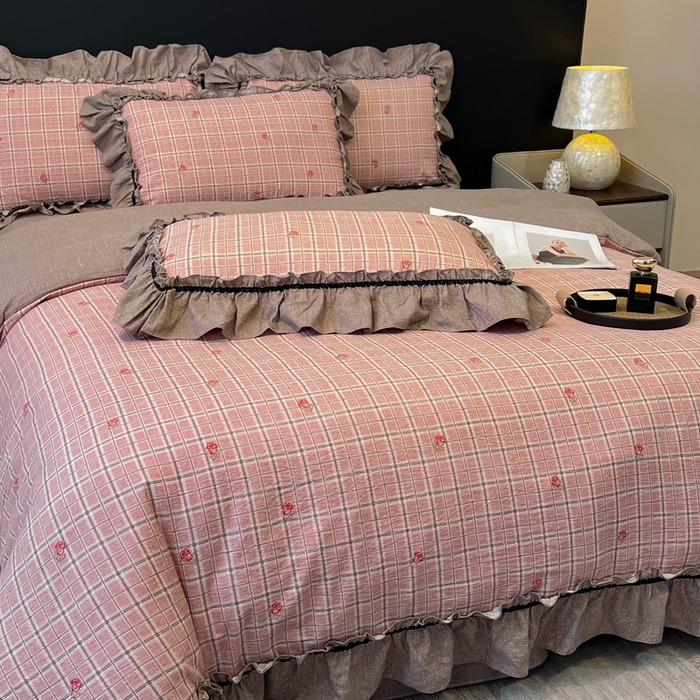 91家纺网 家纺一手货源 找家纺 玉海棠家纺 2025新款法式花边棉麻四件套 红格玫瑰