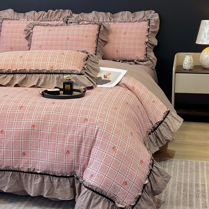 91家纺网 家纺一手货源 找家纺 玉海棠家纺 2025新款法式花边棉麻四件套 红格玫瑰