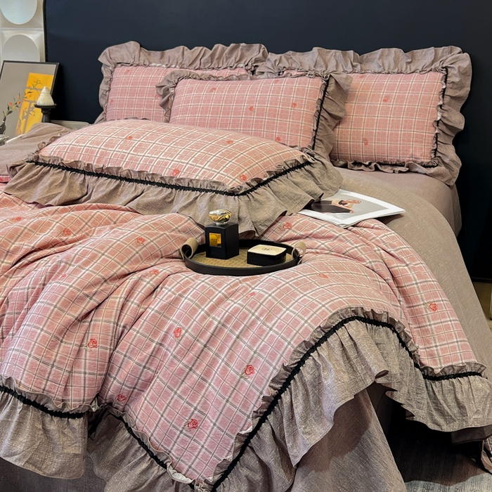 91家纺网 家纺一手货源 找家纺 玉海棠家纺 2025新款法式花边棉麻四件套 红格玫瑰