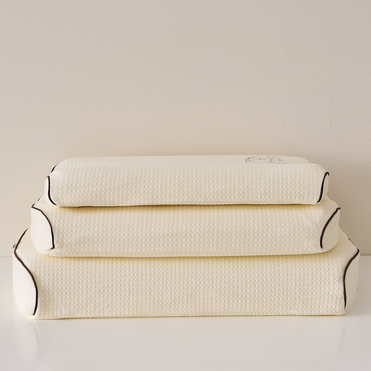 91家纺网 家纺一手货源 找家纺 （总）鼎盛乳胶 2025新款海浪千鸟格生物基枕头枕芯