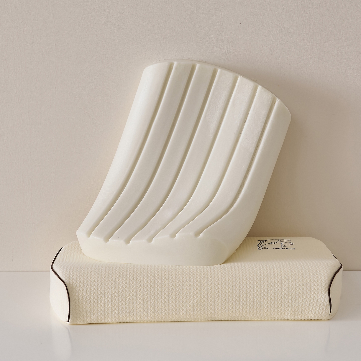 91家纺网 家纺一手货源 找家纺 （总）鼎盛乳胶 2025新款海浪千鸟格生物基枕头枕芯