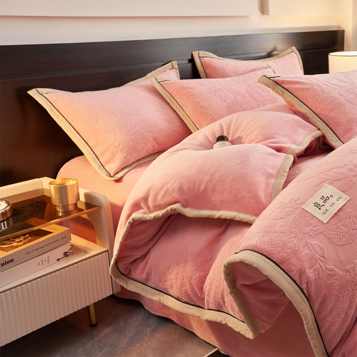 91家纺网 家纺一手货源 找家纺 （总）恒爱家纺 2025新款牛奶绒纯色烂花四件套