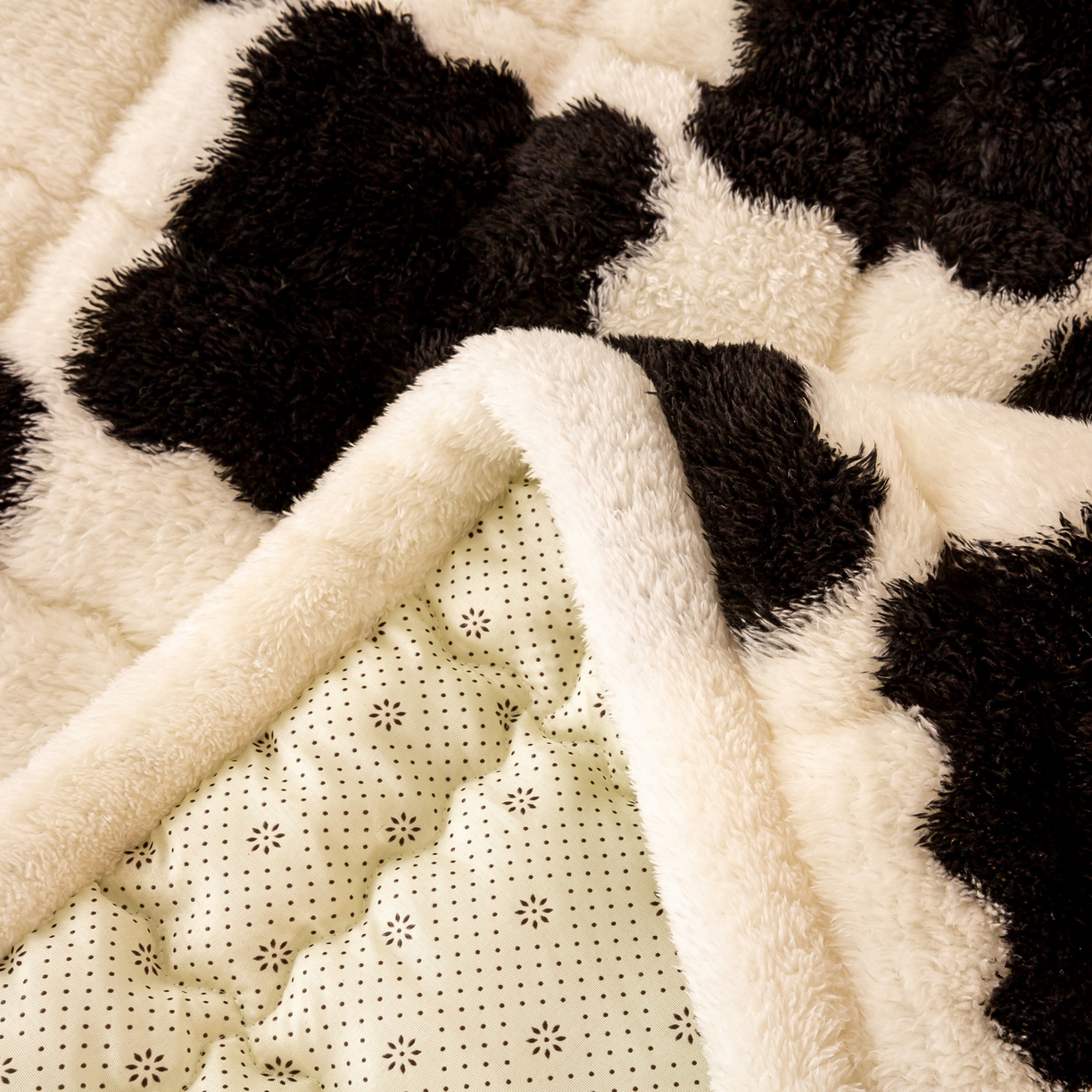 91家纺网 家纺一手货源 找家纺 （总）眠势力 2025新款北极绒床垫加绒牛奶绒床褥子秋冬保暖珊瑚绒夹棉床护垫