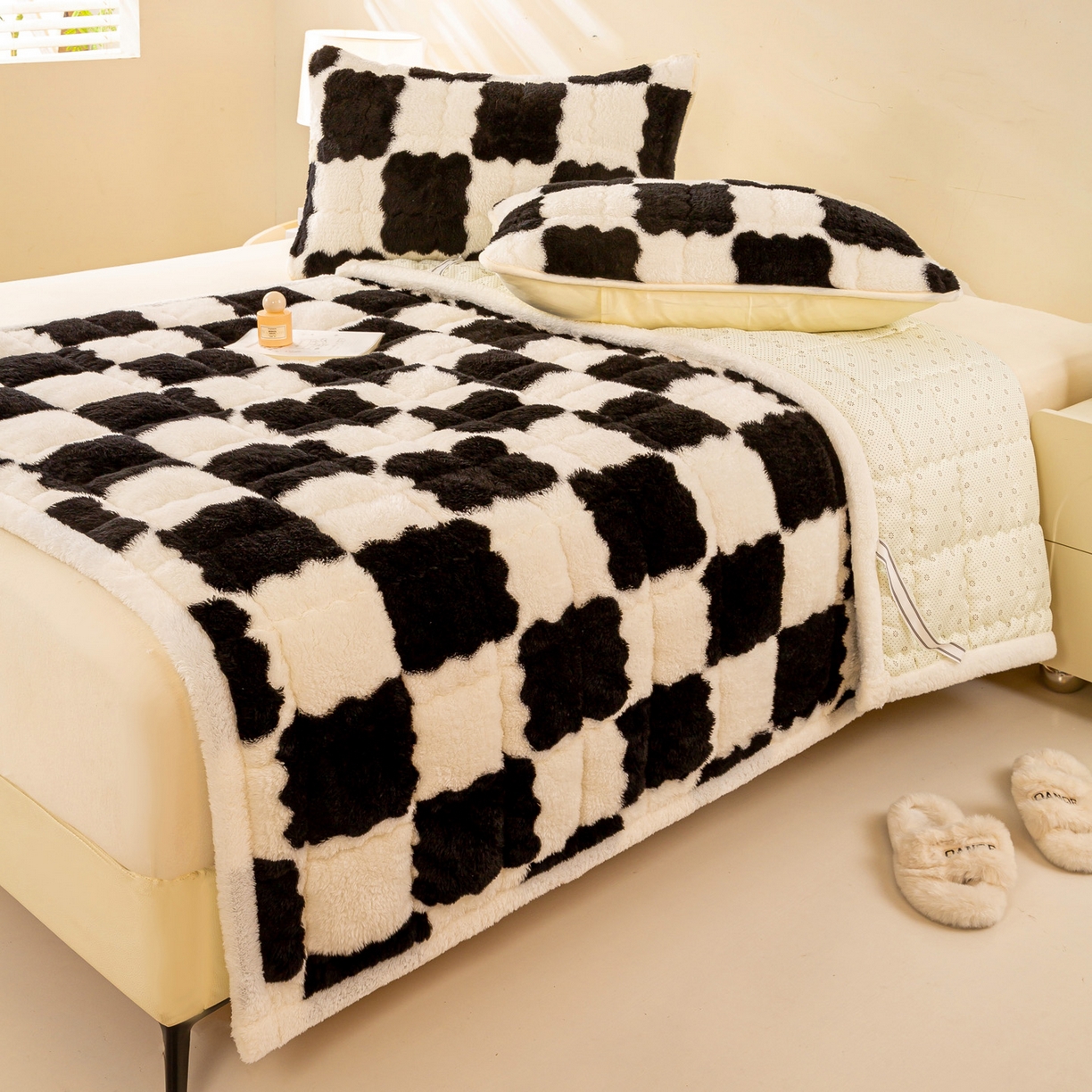 91家纺网 家纺一手货源 找家纺 （总）眠势力 2025新款北极绒床垫加绒牛奶绒床褥子秋冬保暖珊瑚绒夹棉床护垫