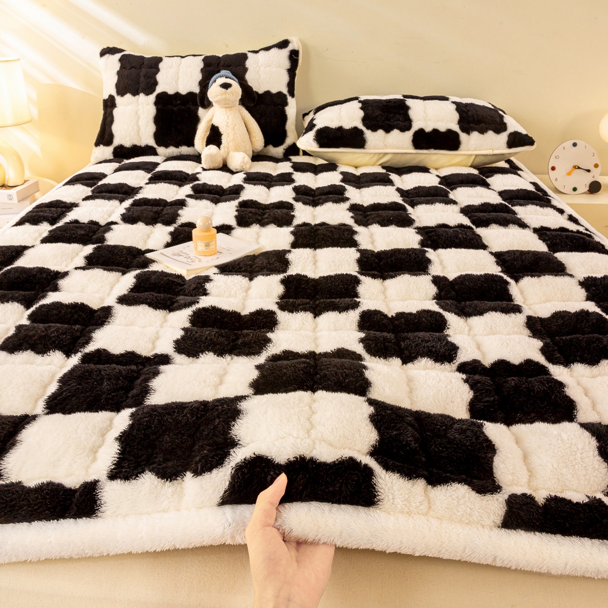 91家纺网 家纺一手货源 找家纺 （总）眠势力 2025新款北极绒床垫加绒牛奶绒床褥子秋冬保暖珊瑚绒夹棉床护垫