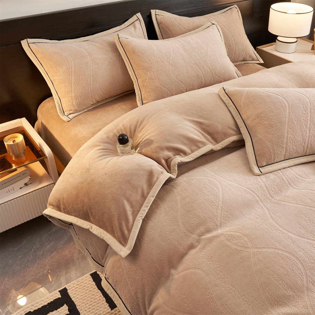 91家纺网 家纺一手货源 找家纺 恒爱家纺 2025新款牛奶绒纯色烂花四件套 卡曼-卡其