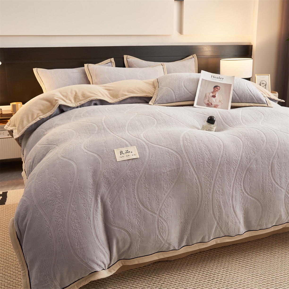 91家纺网 家纺一手货源 找家纺 恒爱家纺 2025新款牛奶绒纯色烂花四件套 卡曼-绅士灰
