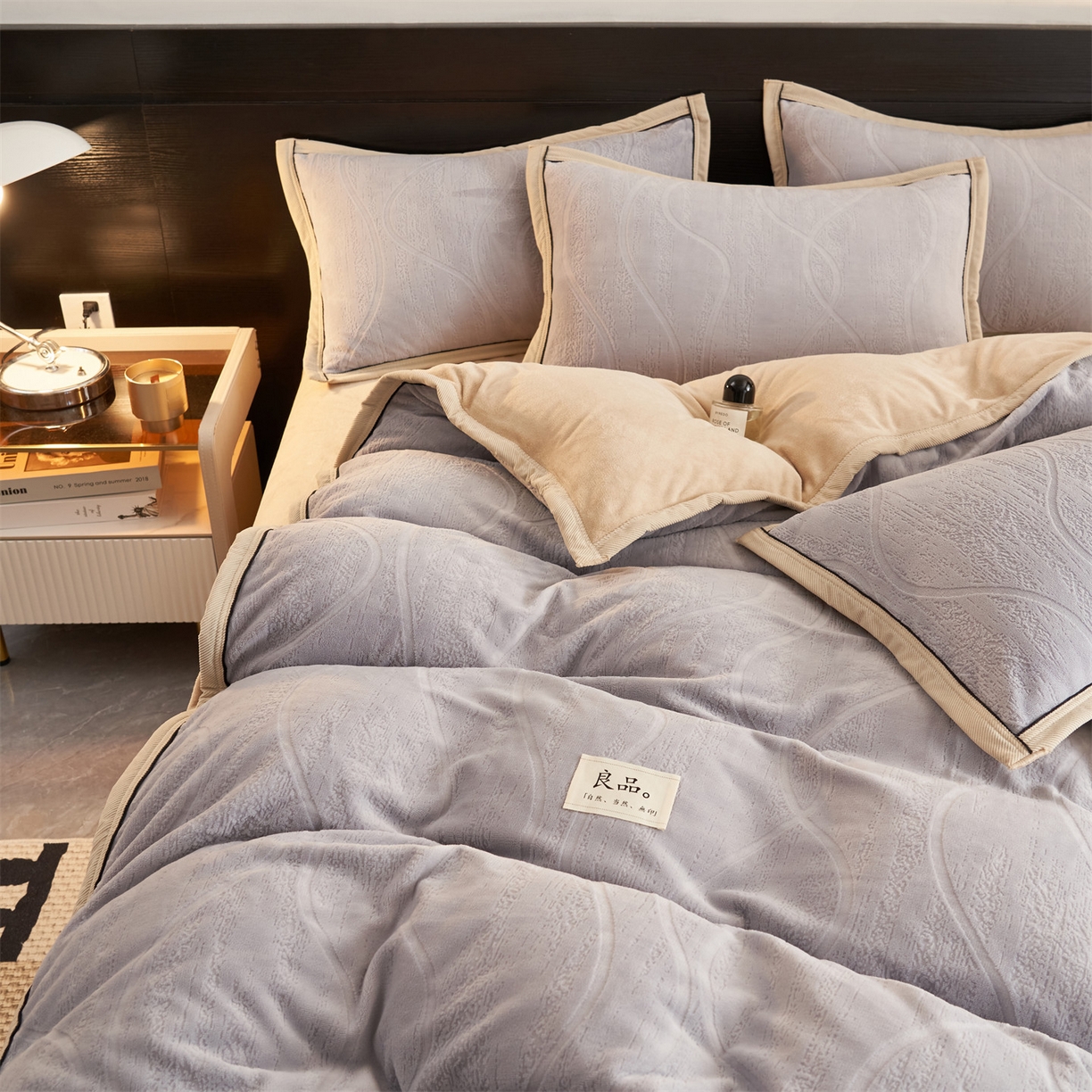 91家纺网 家纺一手货源 找家纺 恒爱家纺 2025新款牛奶绒纯色烂花四件套 卡曼-绅士灰