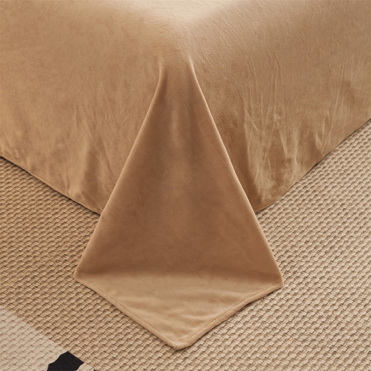 91家纺网 家纺一手货源 找家纺 恒爱家纺 2025新款牛奶绒纯色烂花四件套 卡曼-象牙白