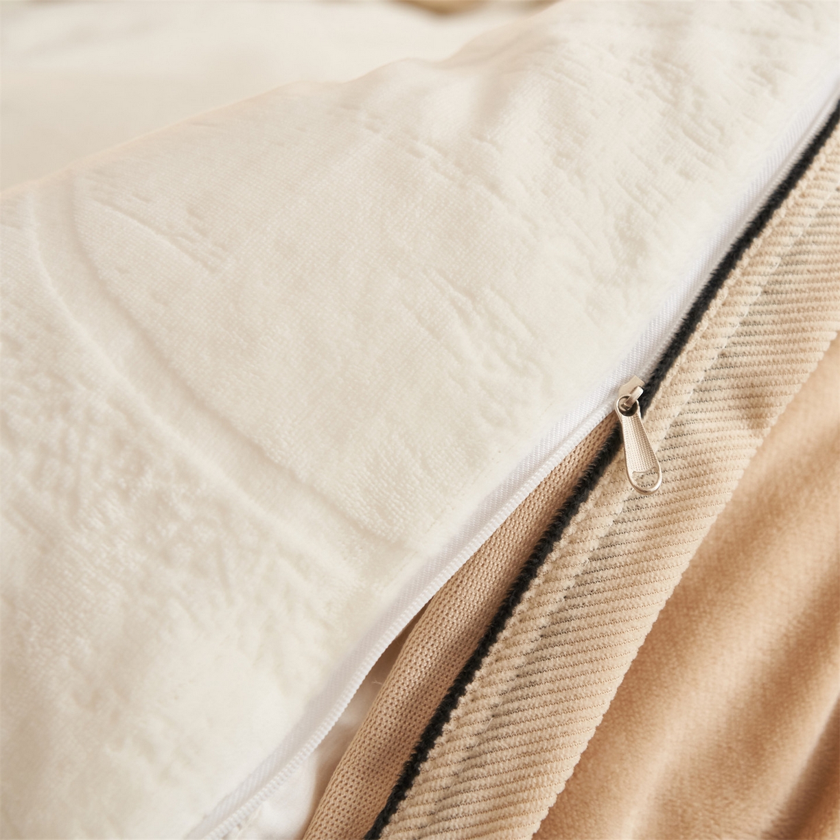 91家纺网 家纺一手货源 找家纺 恒爱家纺 2025新款牛奶绒纯色烂花四件套 卡曼-象牙白