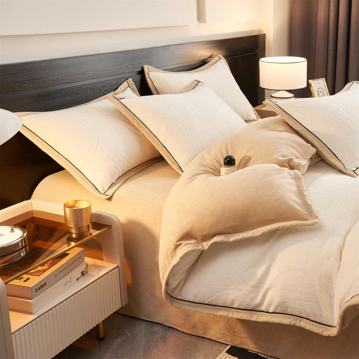 91家纺网 家纺一手货源 找家纺 恒爱家纺 2025新款牛奶绒纯色烂花四件套 卡曼-象牙白