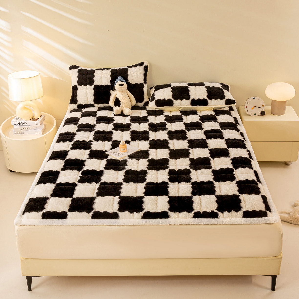 91家纺网 家纺一手货源 找家纺 眠势力 2025新款北极绒床垫加绒牛奶绒床褥子秋冬保暖珊瑚绒夹棉床护垫 棋盘格-幽远黑