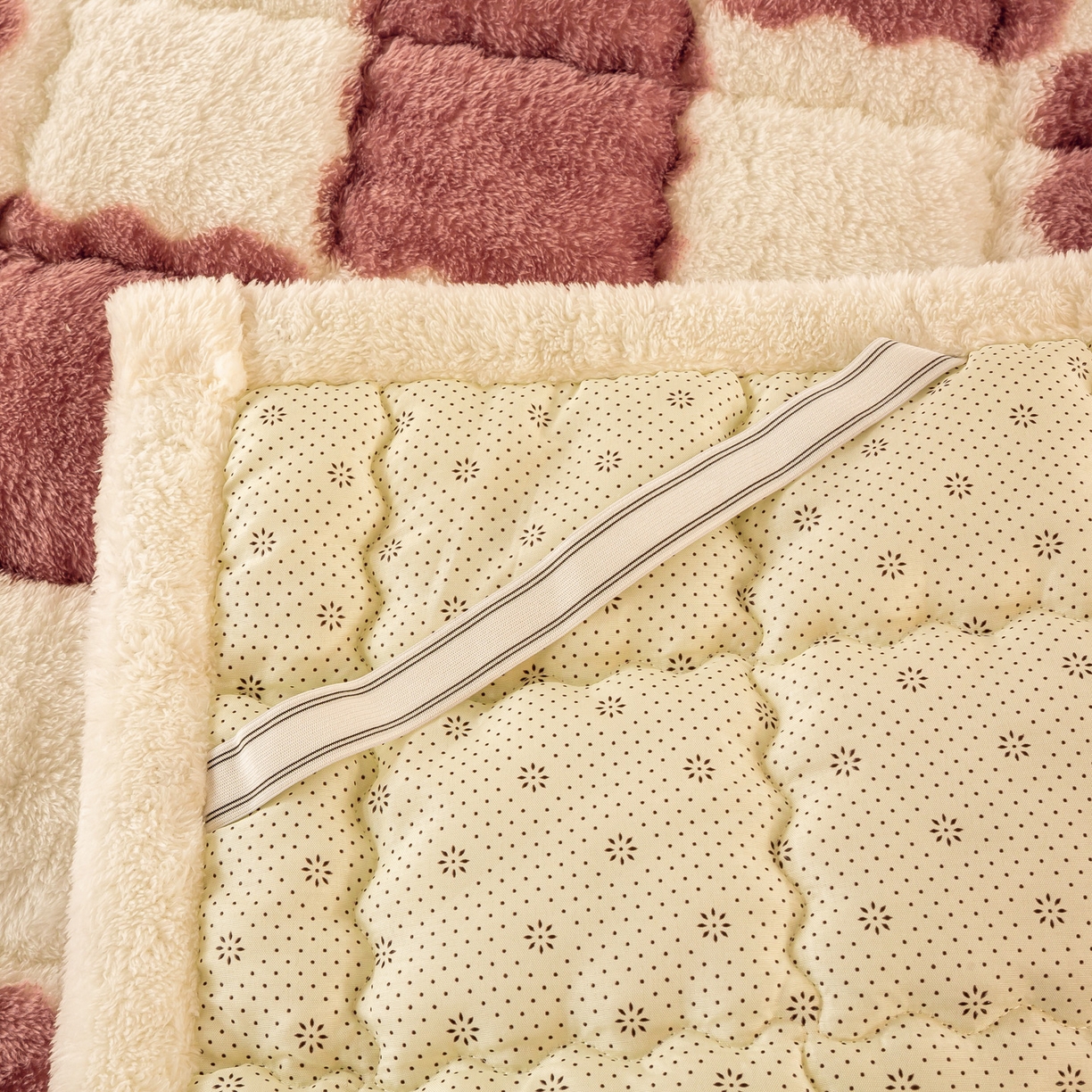 91家纺网 家纺一手货源 找家纺 眠势力 2025新款北极绒床垫加绒牛奶绒床褥子秋冬保暖珊瑚绒夹棉床护垫 棋盘格-豆沙