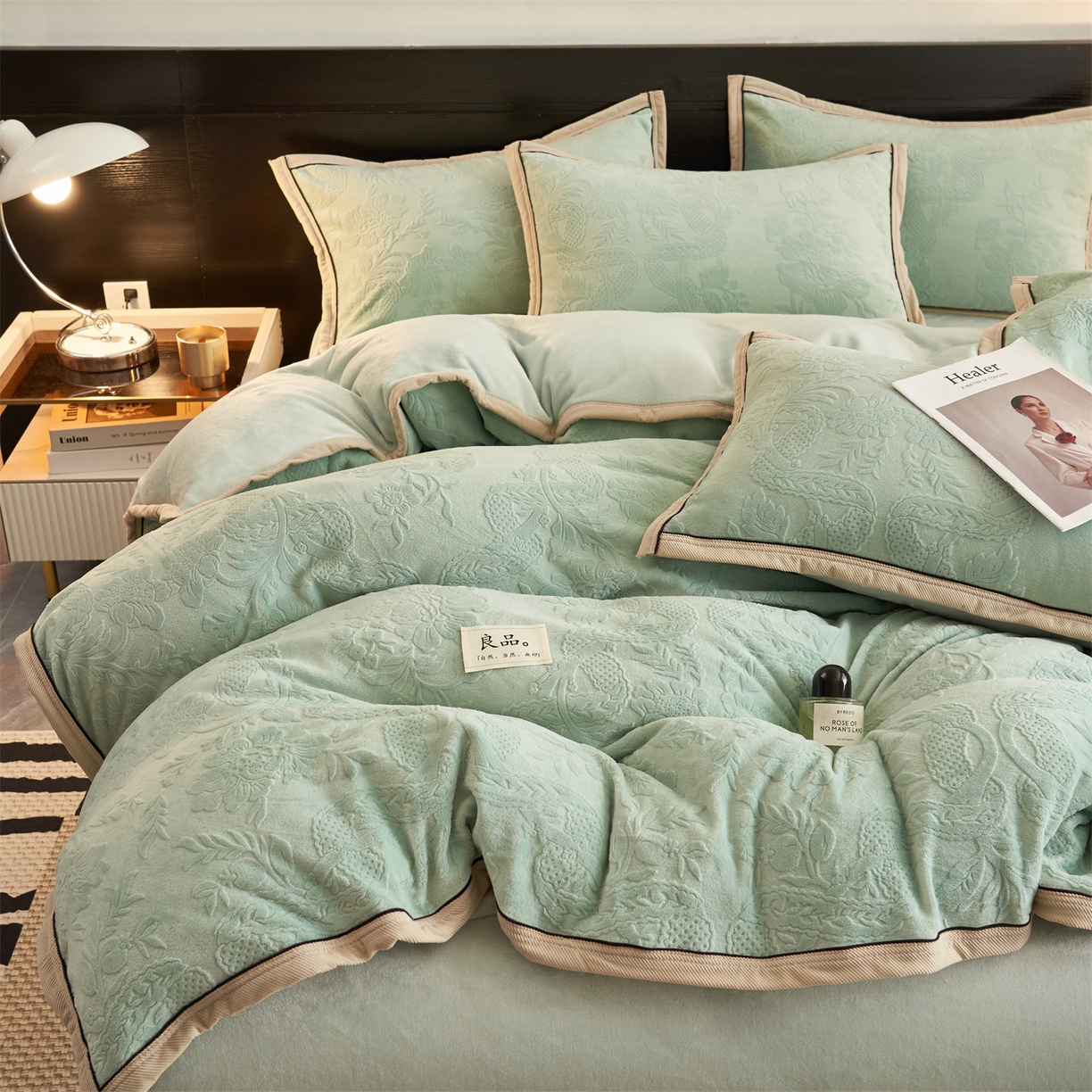 91家纺网 家纺一手货源 找家纺 恒爱家纺 2025新款牛奶绒纯色烂花四件套 雾绕山岚-抹茶绿