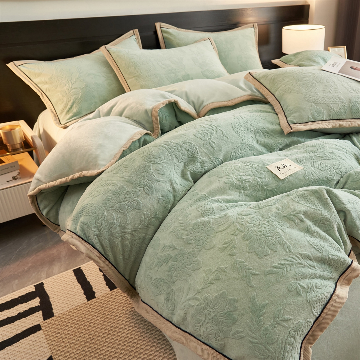 91家纺网 家纺一手货源 找家纺 恒爱家纺 2025新款牛奶绒纯色烂花四件套 雾绕山岚-抹茶绿