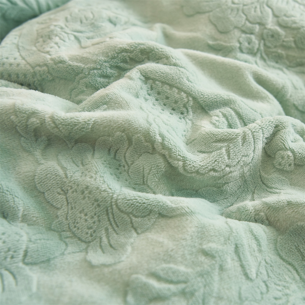 91家纺网 家纺一手货源 找家纺 恒爱家纺 2025新款牛奶绒纯色烂花四件套 雾绕山岚-抹茶绿