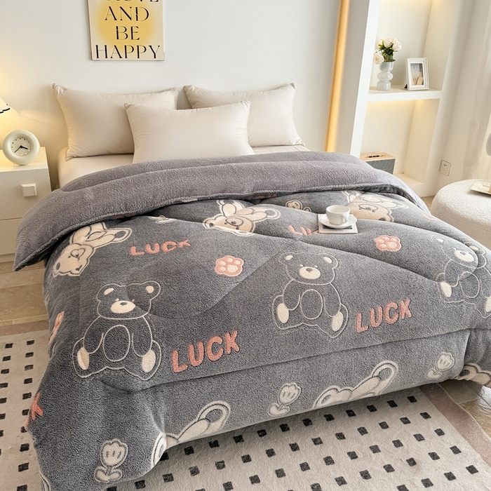 91家纺网 家纺一手货源 找家纺 畅销被业2025新款加厚保暖雪花绒冬被春秋被被子被芯（跨境）幸福小熊