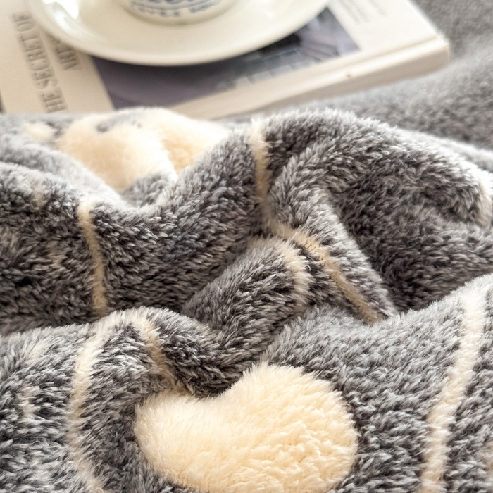 91家纺网 家纺一手货源 找家纺 畅销被业2025新款加厚保暖雪花绒冬被春秋被被子被芯（跨境）幸福小熊