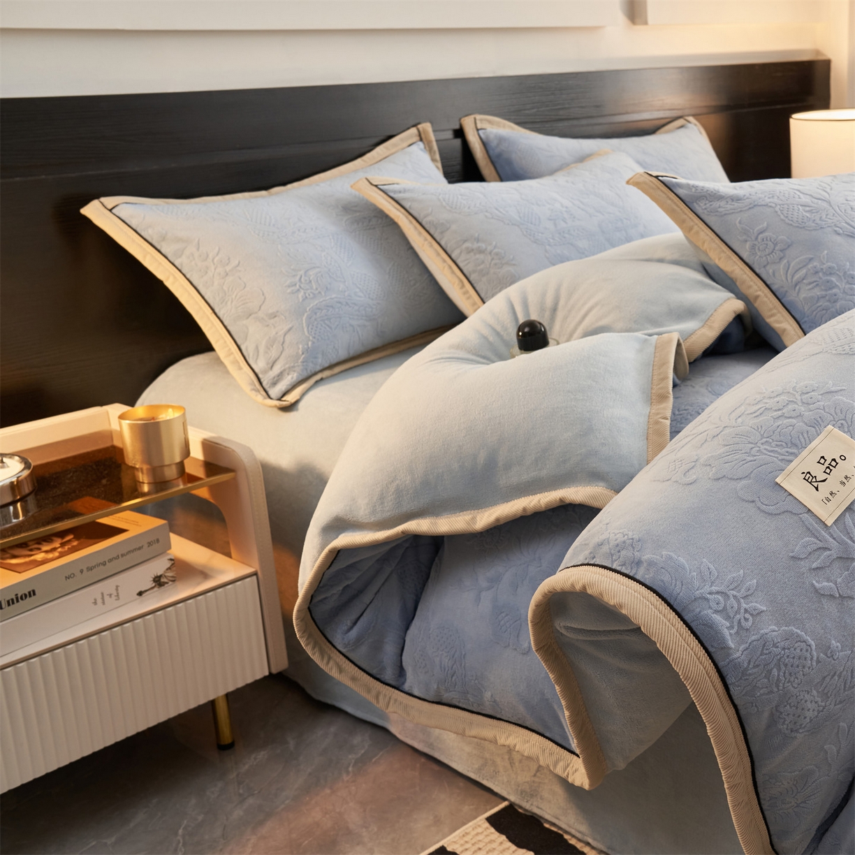 恒爱家纺 2025新款牛奶绒纯色烂花四件套 雾绕山岚-天蓝