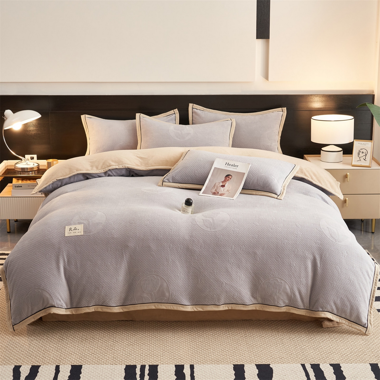 91家纺网 家纺一手货源 找家纺 恒爱家纺 2025新款牛奶绒纯色烂花四件套 郁金香-灰