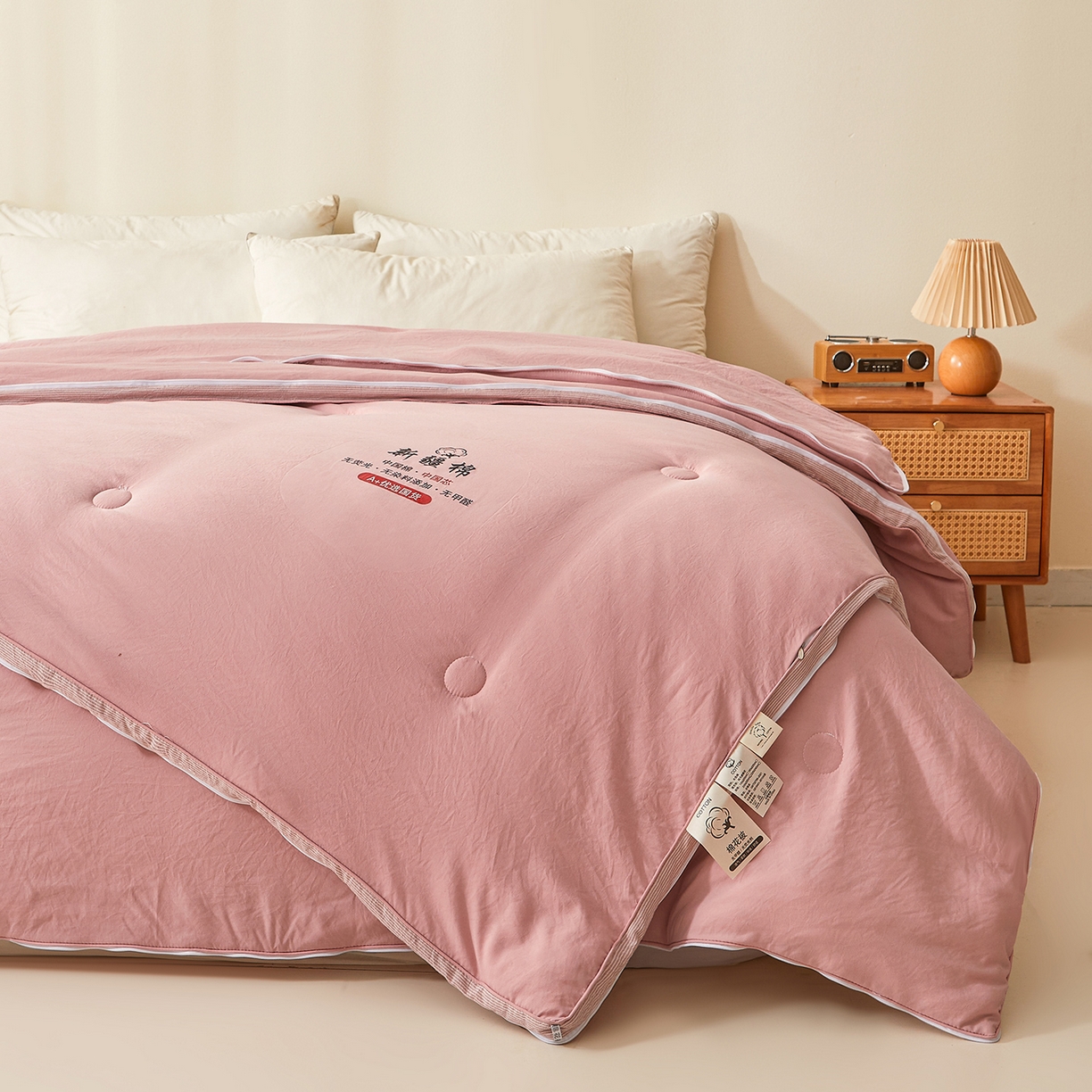 91家纺网 家纺一手货源 找家纺 逸居家纺 2025新款A类水洗棉立体边新疆棉花被子母被 新疆棉花子母被 温柔粉