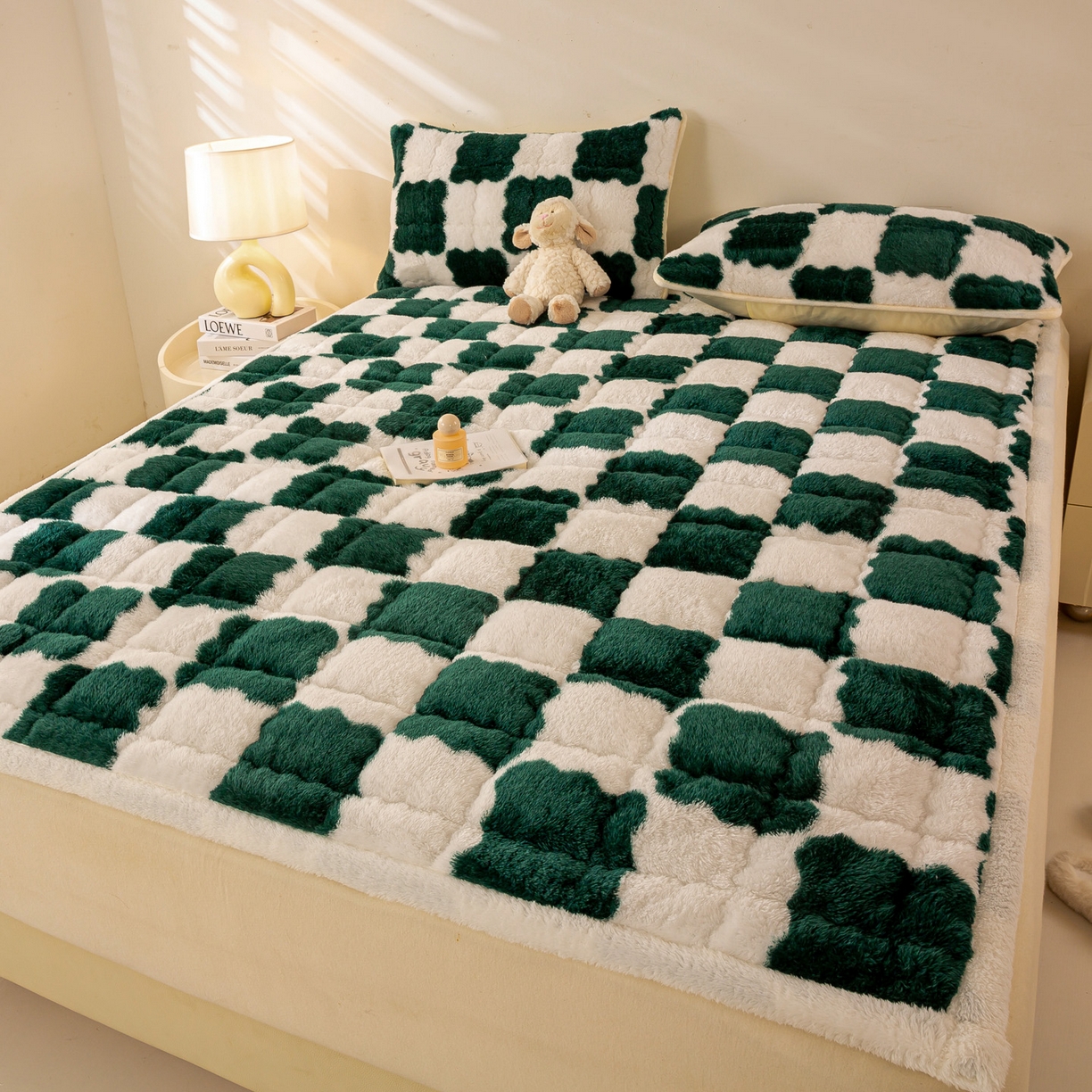 91家纺网 家纺一手货源 找家纺 眠势力 2025新款北极绒床垫加绒牛奶绒床褥子秋冬保暖珊瑚绒夹棉床护垫 棋盘格-青草绿