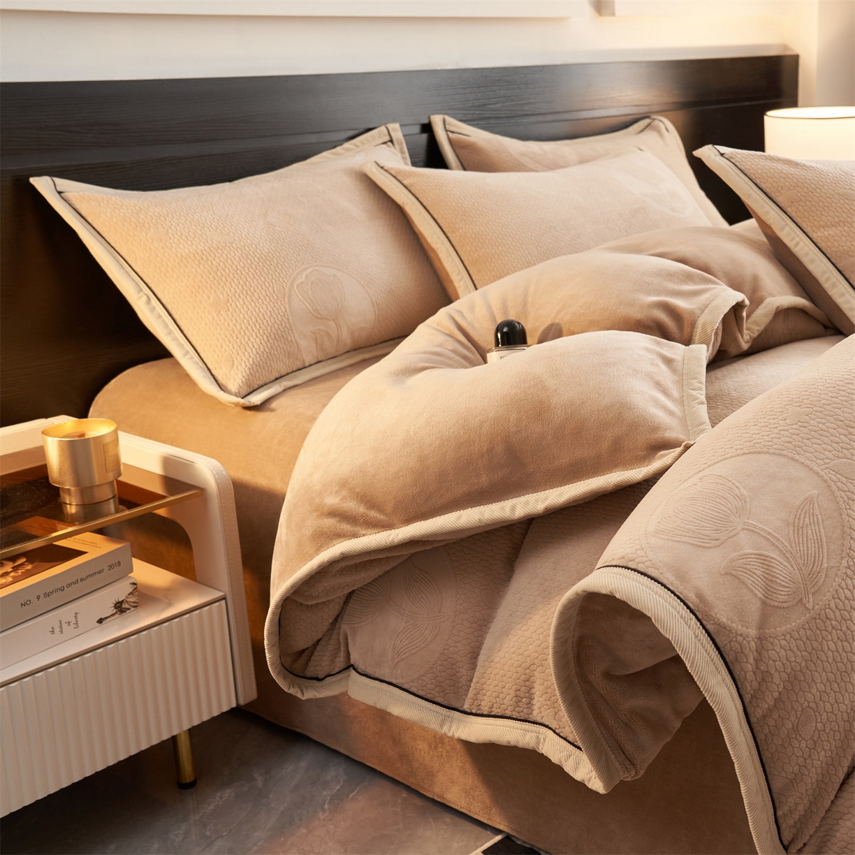 恒爱家纺 2025新款牛奶绒纯色烂花四件套 郁金香-卡其