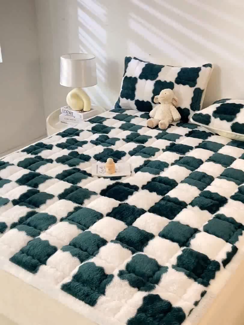 91家纺网 家纺一手货源 找家纺 眠势力 2025新款北极绒床垫加绒牛奶绒床褥子秋冬保暖珊瑚绒夹棉床护垫 棋盘格-青草绿