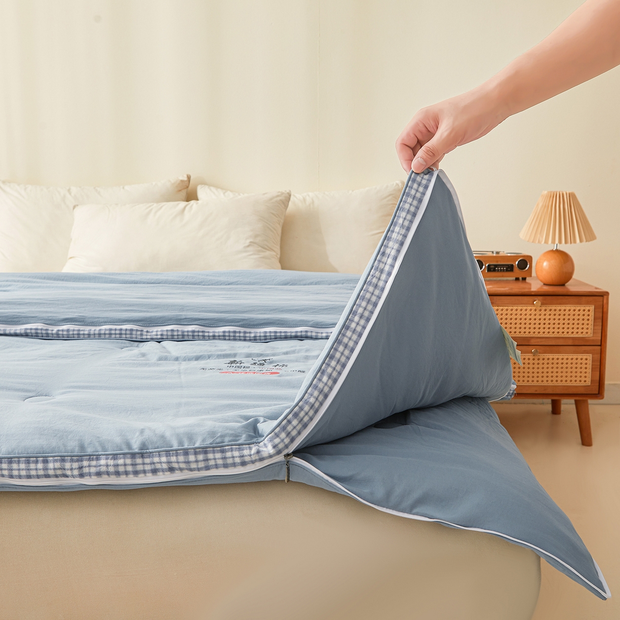 91家纺网 家纺一手货源 找家纺 逸居家纺 2025新款A类水洗棉立体边新疆棉花被子母被 新疆棉花子母被 纯净蓝