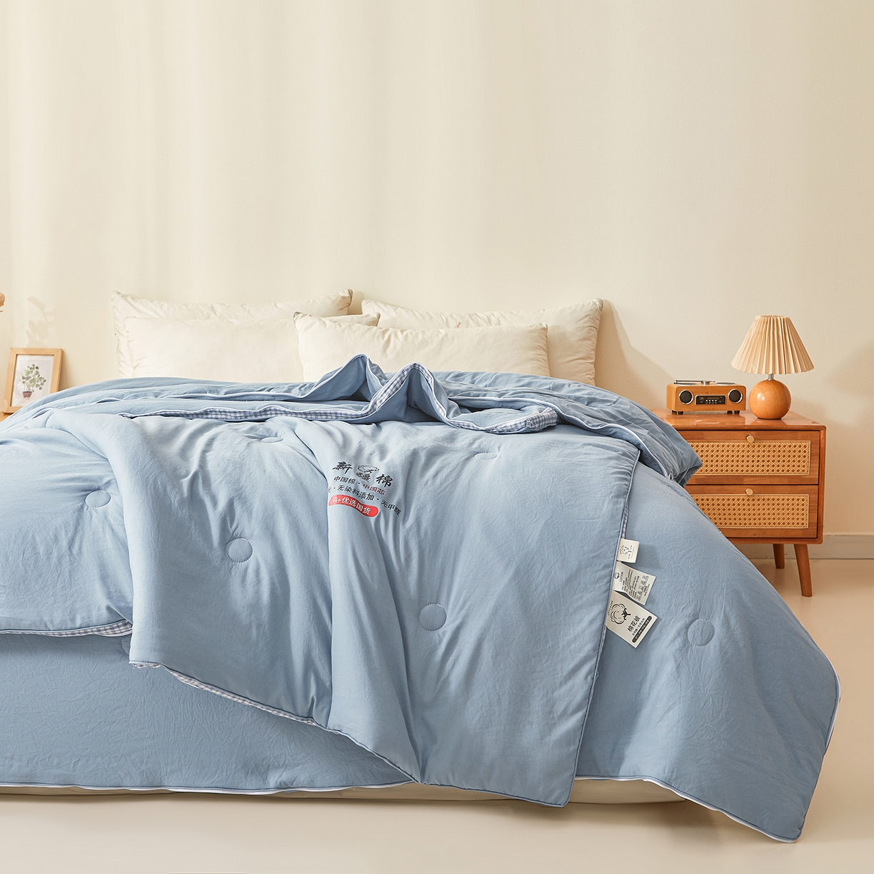91家纺网 家纺一手货源 找家纺 逸居家纺 2025新款A类水洗棉立体边新疆棉花被子母被 新疆棉花子母被 纯净蓝