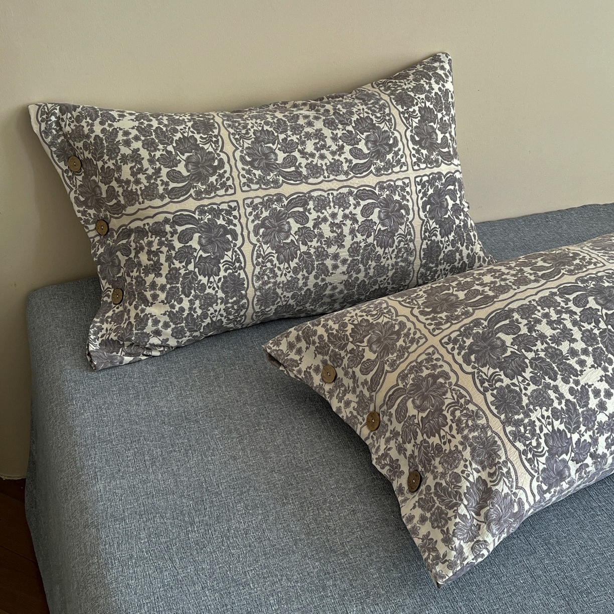 91家纺网 家纺一手货源 找家纺 （总）梦纤绒 2025新款亚麻纽扣款四件套