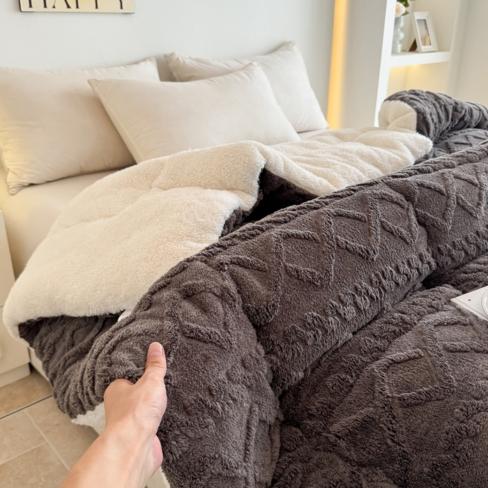 91家纺网 家纺一手货源 找家纺 （总）畅销被业 2025新款塔芙绒冬被